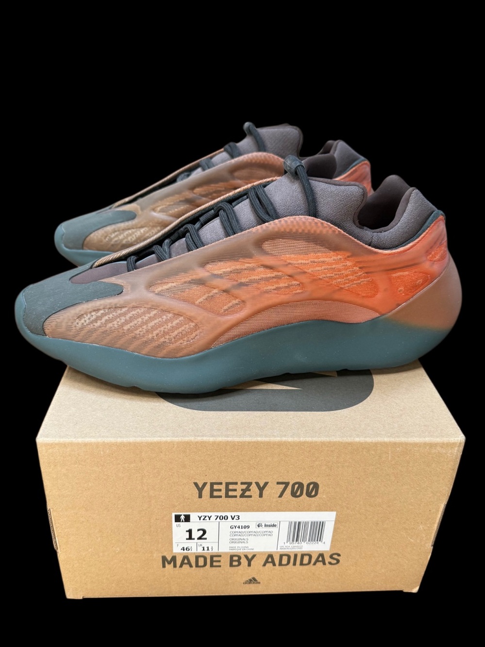 NEW* adidas Yeezy 700 V3 "copper fade"
Men's 12